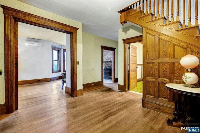 176 Mountain Way, Rutherford, NJ 07070