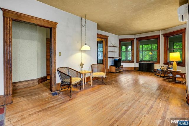 176 Mountain Way, Rutherford, NJ 07070