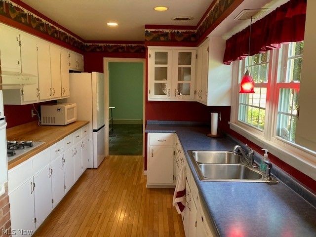 8770 Squirrel Hill, Warren, OH 44484
