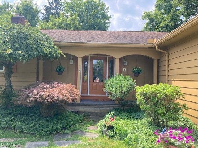 8770 Squirrel Hill, Warren, OH 44484