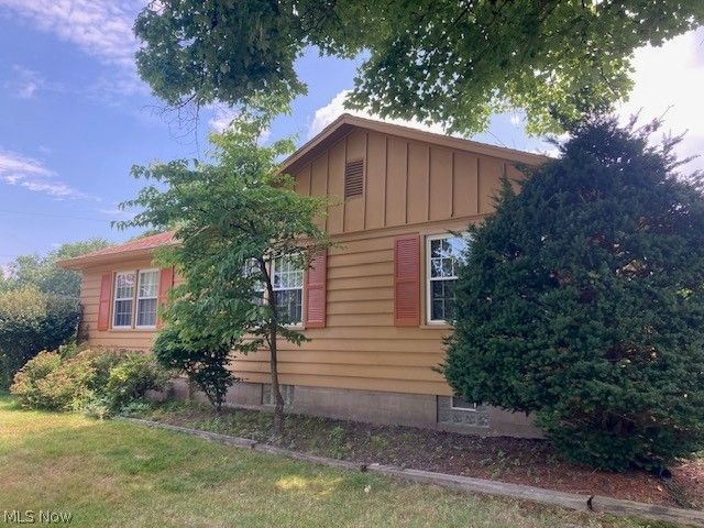 8770 Squirrel Hill, Warren, OH 44484