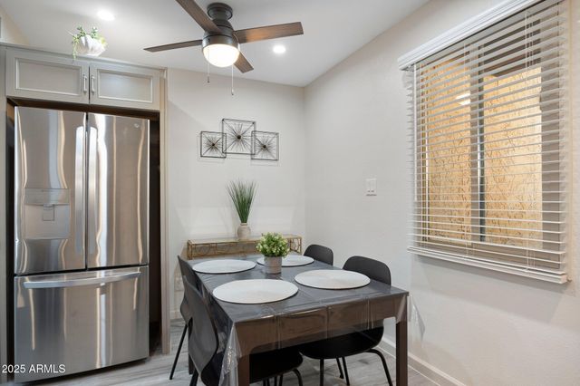 948 S ALMA SCHOOL Road 3, Mesa, AZ 85210