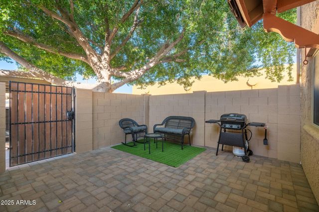 948 S ALMA SCHOOL Road 3, Mesa, AZ 85210