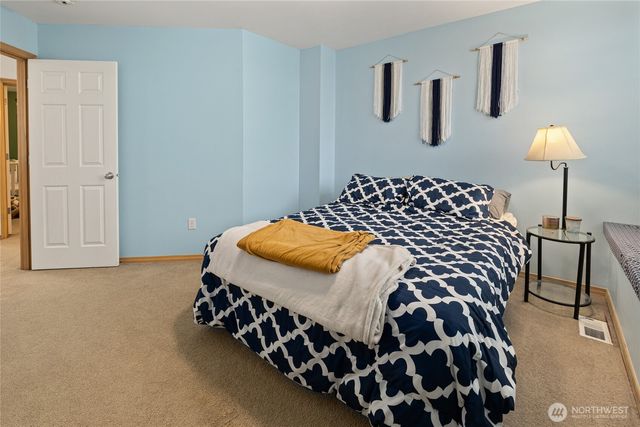 18135 72nd Avenue E, Puyallup, WA 98375