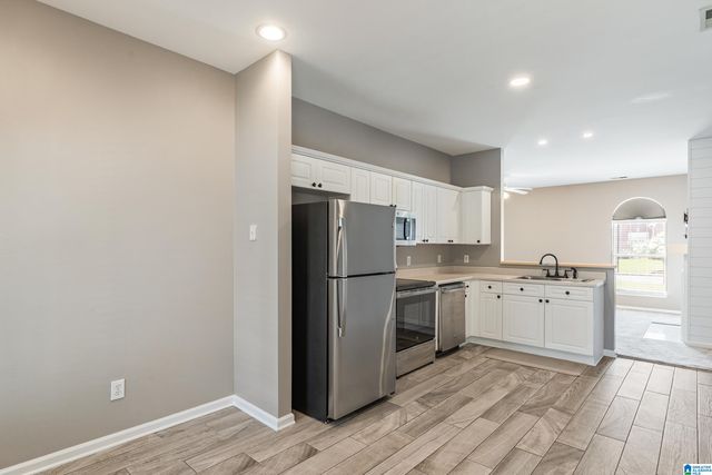8627 CEDAR SPRINGS CIRCLE, Leeds, AL 35094