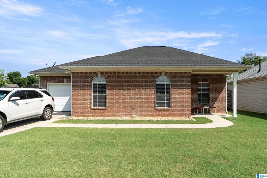 8627 CEDAR SPRINGS CIRCLE, Leeds, AL 35094