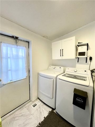 30 Elmhurst Circle, Aurelius, NY 13021