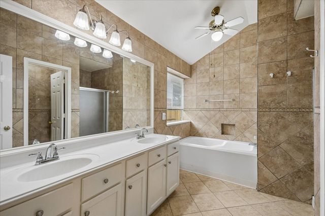 1906 Thistlecreek Court, Fresno, TX 77545