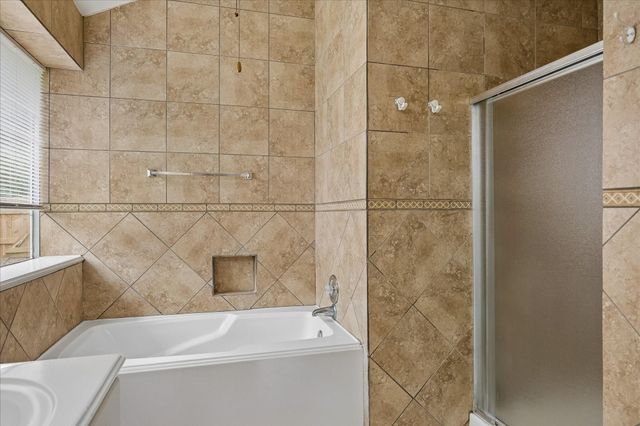 1906 Thistlecreek Court, Fresno, TX 77545