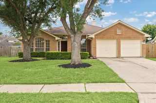 1906 Thistlecreek Court, Fresno, TX 77545