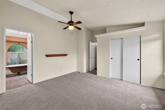 819 Mountain Villa Loop, Enumclaw, WA 98022