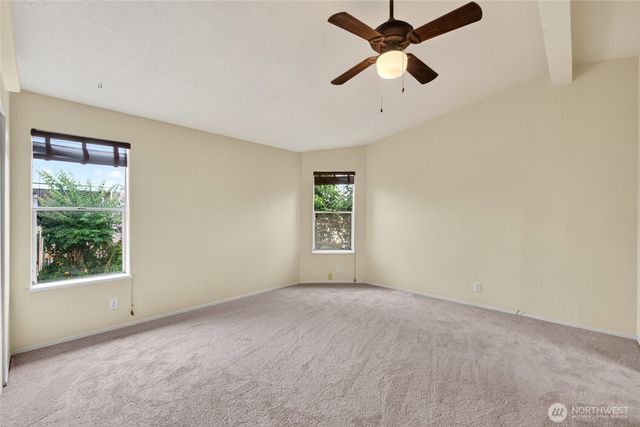 819 Mountain Villa Loop, Enumclaw, WA 98022