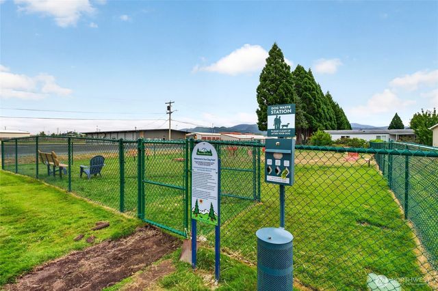 819 Mountain Villa Loop, Enumclaw, WA 98022