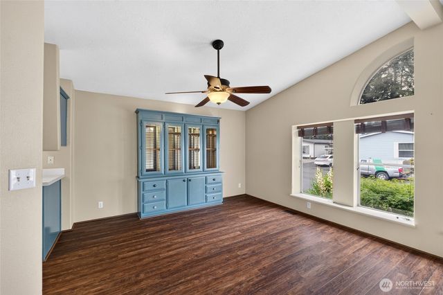 819 Mountain Villa Loop, Enumclaw, WA 98022
