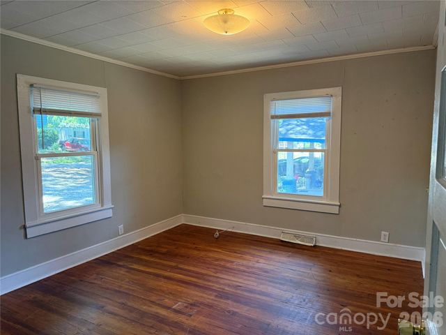 514 S Avon Street, Gastonia, NC 28054