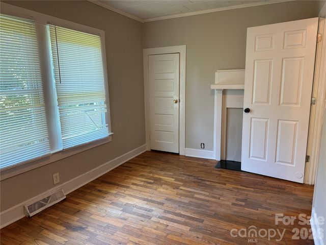 514 S Avon Street, Gastonia, NC 28054