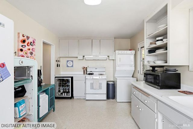 1390 Garden Ave, St. Helena, CA 94574