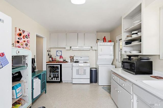 1390 Garden Ave, St. Helena, CA 94574