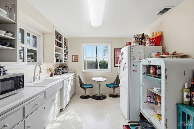 1390 Garden Ave, St. Helena, CA 94574