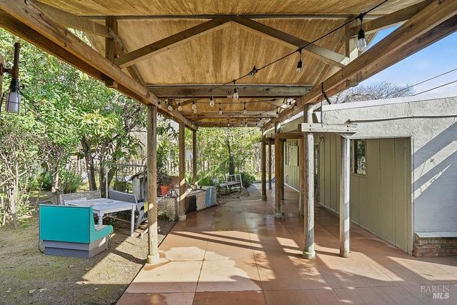 1390 Garden Ave, St. Helena, CA 94574