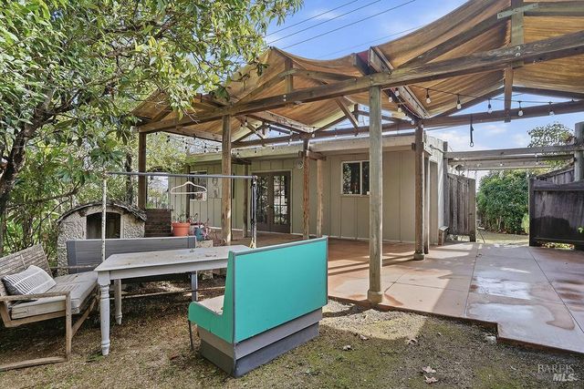 1390 Garden Ave, St. Helena, CA 94574