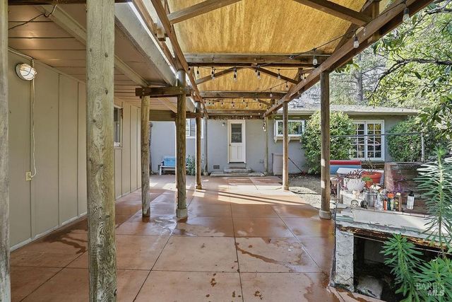 1390 Garden Ave, St. Helena, CA 94574