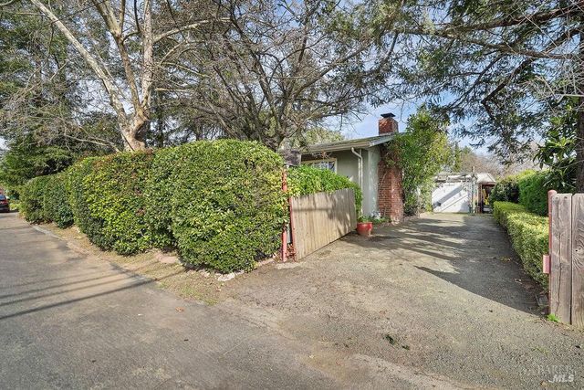 1390 Garden Ave, St. Helena, CA 94574