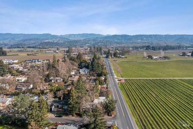 1390 Garden Ave, St. Helena, CA 94574