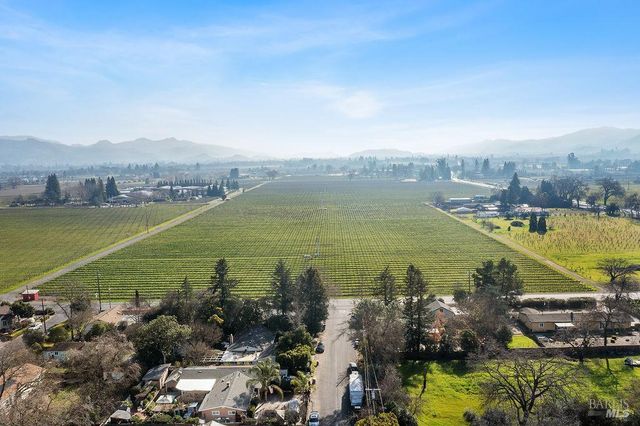 1390 Garden Ave, St. Helena, CA 94574