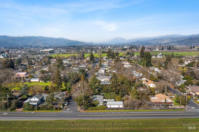 1390 Garden Ave, St. Helena, CA 94574