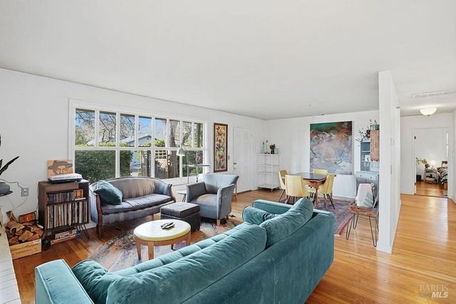 1390 Garden Ave, St. Helena, CA 94574