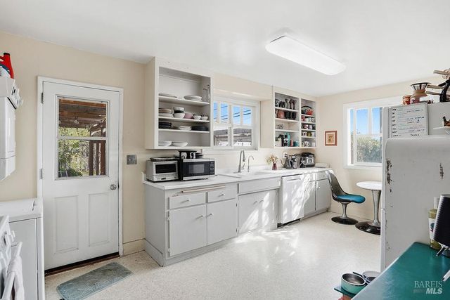 1390 Garden Ave, St. Helena, CA 94574