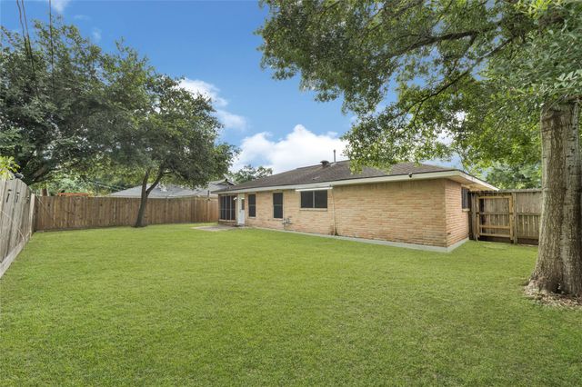 11427 Sagegrove Lane, Houston, TX 77089