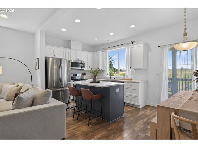 1147 N FAIRHOPE Pl, Ridgefield, WA 98642