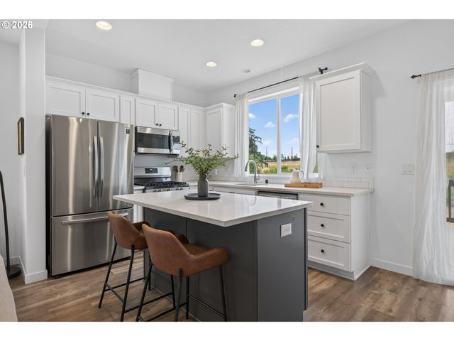 1147 N FAIRHOPE Pl, Ridgefield, WA 98642
