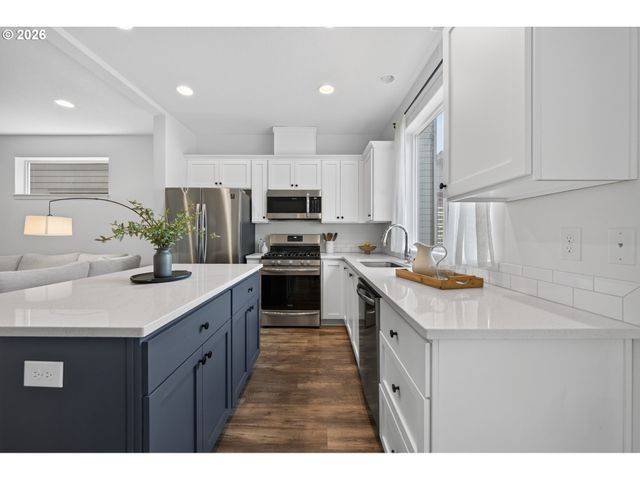 1147 N FAIRHOPE Pl, Ridgefield, WA 98642
