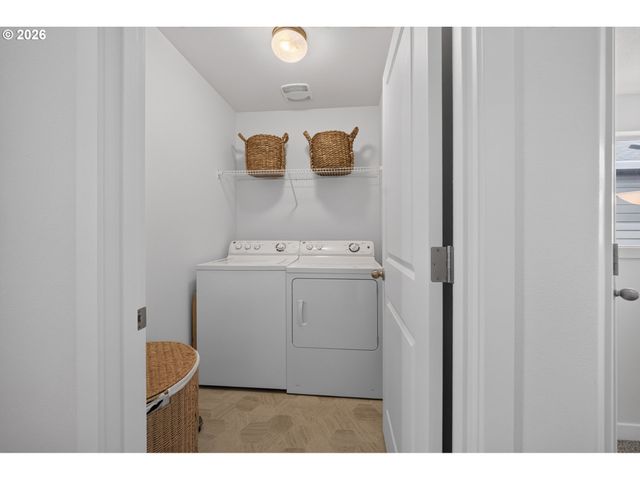 1147 N FAIRHOPE Pl, Ridgefield, WA 98642