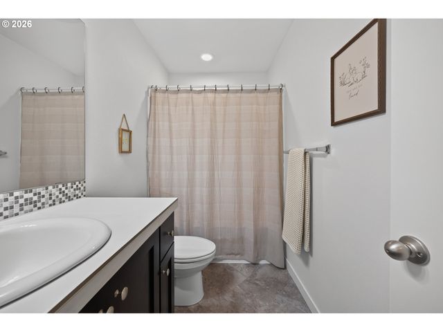 1147 N FAIRHOPE Pl, Ridgefield, WA 98642