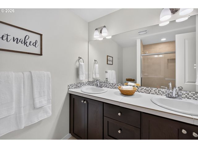 1147 N FAIRHOPE Pl, Ridgefield, WA 98642