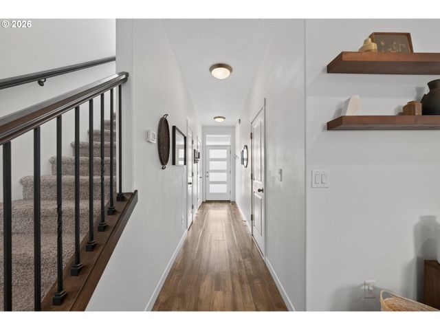 1147 N FAIRHOPE Pl, Ridgefield, WA 98642