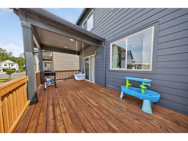 1147 N FAIRHOPE Pl, Ridgefield, WA 98642