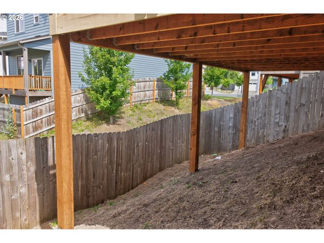 1147 N FAIRHOPE Pl, Ridgefield, WA 98642