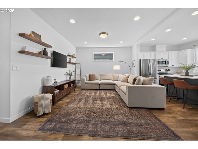 1147 N FAIRHOPE Pl, Ridgefield, WA 98642