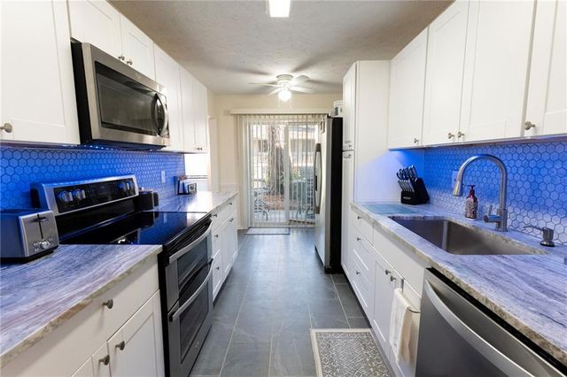 8740 ROSWELL Road 10A, Atlanta, GA 30350