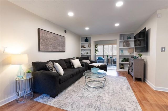 8740 ROSWELL Road 10A, Atlanta, GA 30350