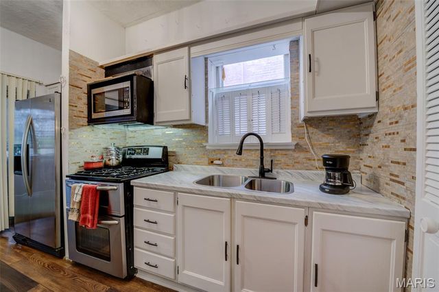 1211 Clara Ave. Avenue, St Louis, MO 63112