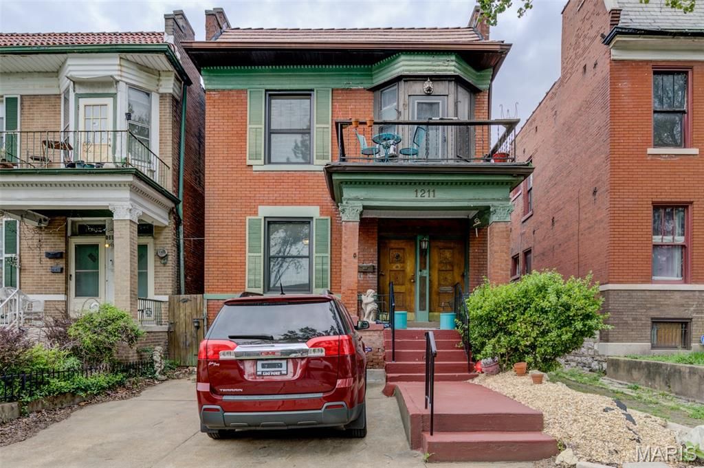 1211 Clara Ave. Avenue, St Louis, MO 63112