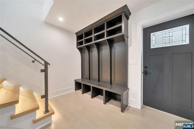 1077 Abbott Boulevard, Fort Lee, NJ 07024