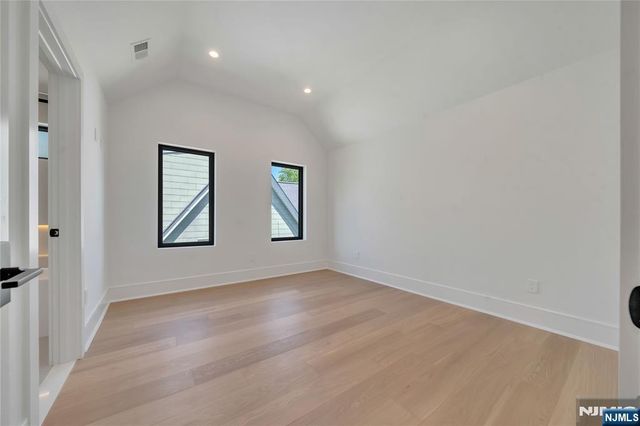 1077 Abbott Boulevard, Fort Lee, NJ 07024