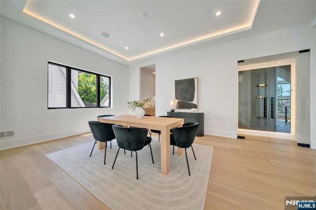 1077 Abbott Boulevard, Fort Lee, NJ 07024